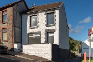 house for sale institute road