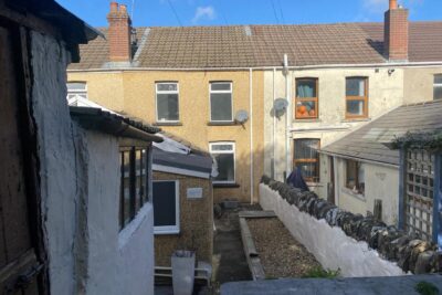house - terraced for rent wern crescent