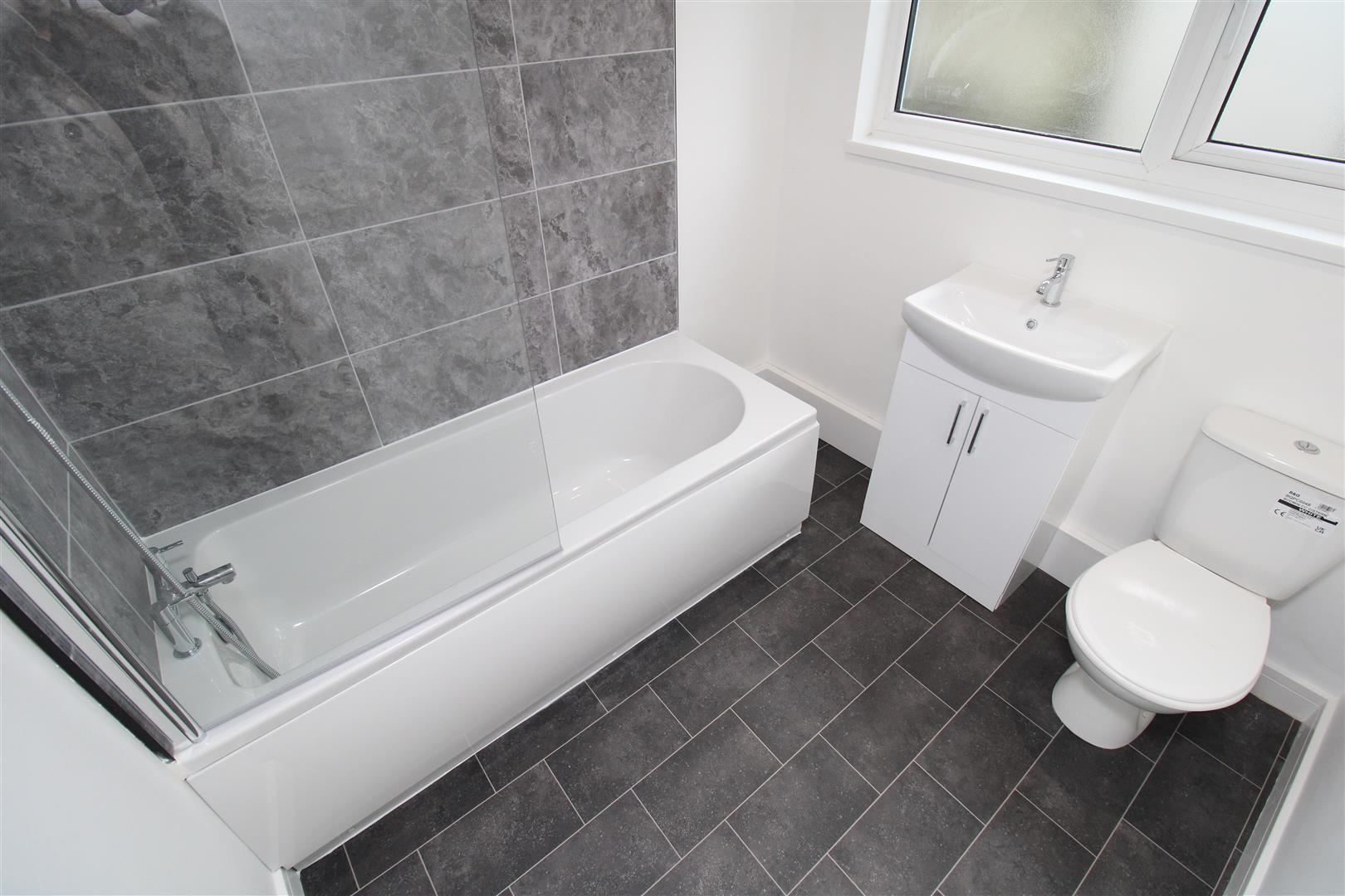 house - terraced for rent wern crescent