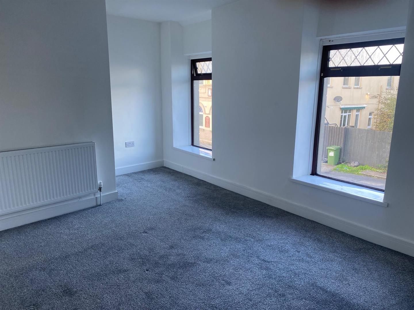 house - terraced for rent wern crescent
